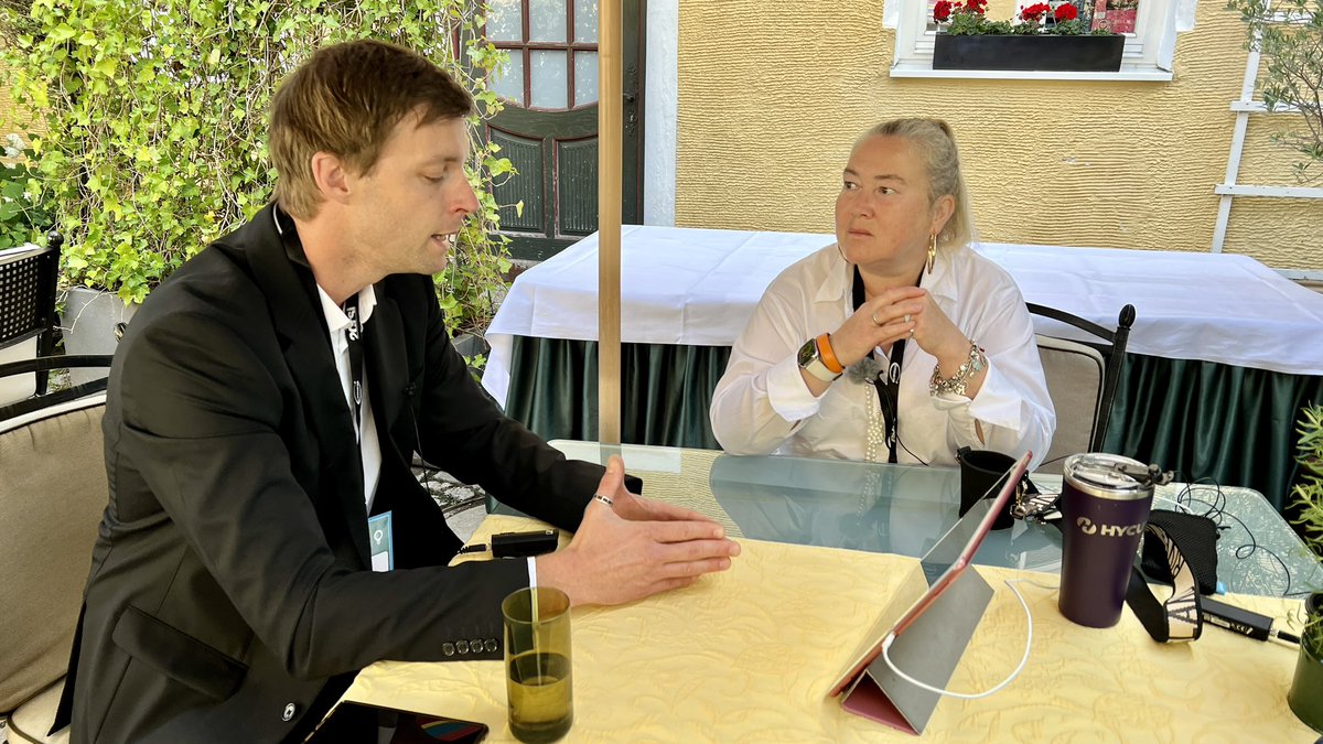 Fraustief_in_IT's tweet photo. 🎙️eine neue Episode vom #DXPLR entsteht: Vielen Dank lieber Philipp von @BostonGermany und @SpeicherStief für das tolle Gespräch
Das Ergebnis hört ihr bald bei @DataDisrupted #TID23 #technology #TechNews https://t.co/oYeM1Uc7y0