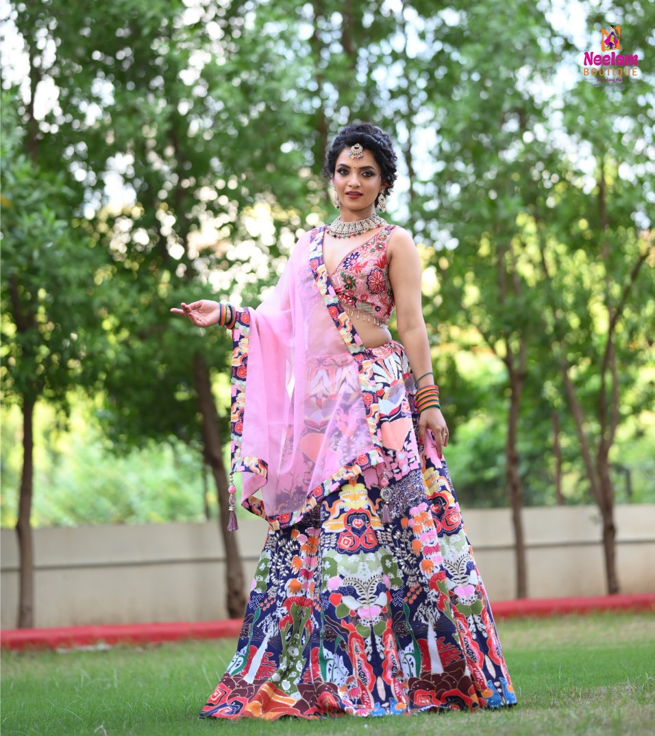 Neelamboutique's tweet photo. Moreover, the exquisite craftsmanship on the backless choli is certain to captivate attention on any occasion. Visit our store and explore the entire collection for 2023.
#pink #pinkclothing #pinkcolour #chaniyacholi #nadiad #beautique #bridal #navratri #geomatricprint https://t.co/AsIElXnTUi