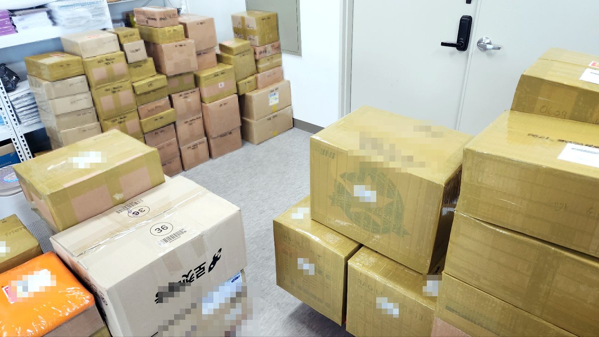 korseller365's tweet image. We deliver an average of 250 packages per day, including shopping platform / offline delivery. 7 staff dedicated to you!

Worldwide Shipping ~! / Klivewh.com

#koreanwarehouse #freeaddressrental #freewebcheckout #bantaek