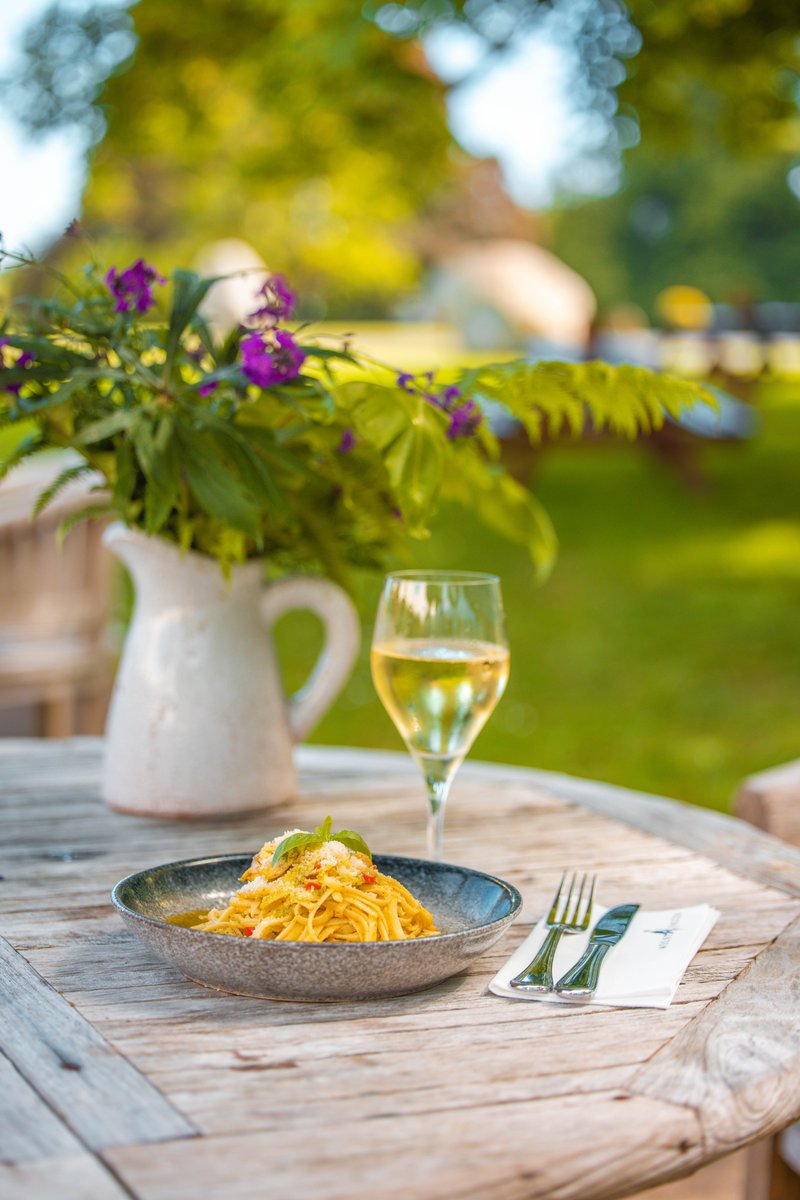 Al fresco days at Mount Falcon 🍹🍸🍽️
<a href="/OriginalIrishHt/">Original Irish Hotels</a> #OriginalIrishThursday