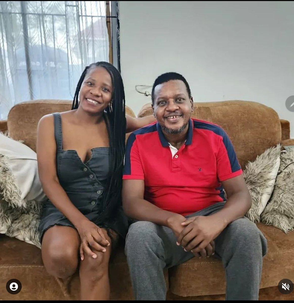Ni Dada mkuu na Kaka mkuu tena💪💪
Dada mkuu @jidejaydee amefunga safari straight from USA kuja kunijulia Hali na pia kuniletea Salaam nyingi sana kutoka kwa mwanangu @roma_zimbabwe 
Am Humbled🙏 Ulikuwa wakati mzuri sana kukuona tena my lovely Sister, Bless Up❤️❤️❤️