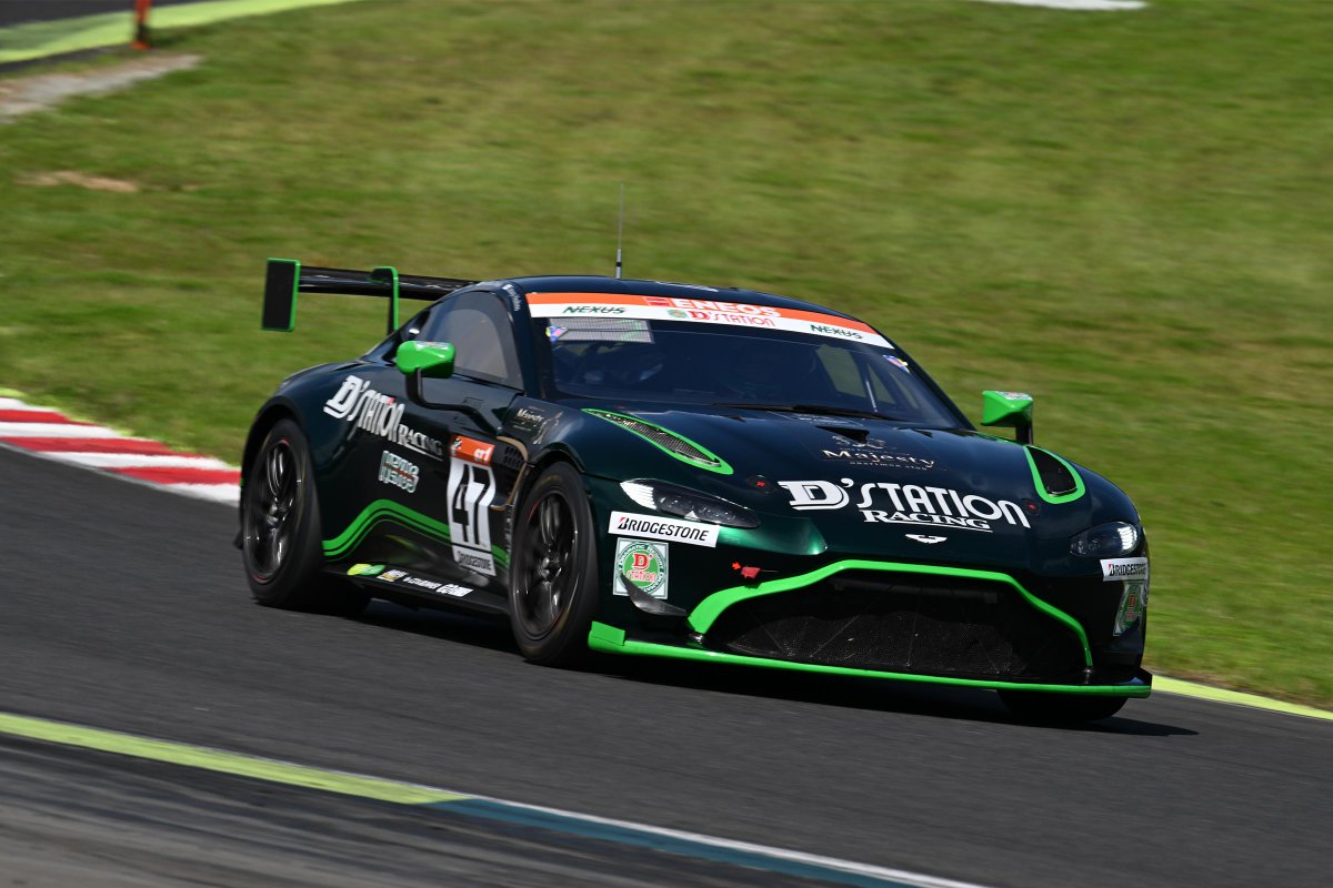 dstation_racing's tweet photo. 7月8〜9日に行われるスーパー耐久第3戦SUGOに向け、本日からD'station Vantage GT8Rが走行をスタートさせました。皆さまぜひ週末のレースへご声援よろしくお願いします！
#DstationRacing #AstonMartin #AstonMartinRacing #SuperTaikyu #STai #VantageGT8R https://t.co/aZaNmGIrIY