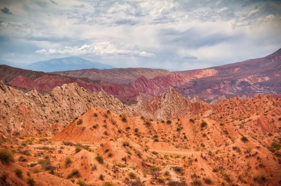 vueltalmun's tweet photo. 🇦🇷 Purmamarca, una maravilla en Siete Colores: https://t.co/UAJBtAL4Ny #vueltalmun #argentina https://t.co/6HTRJW1TQs