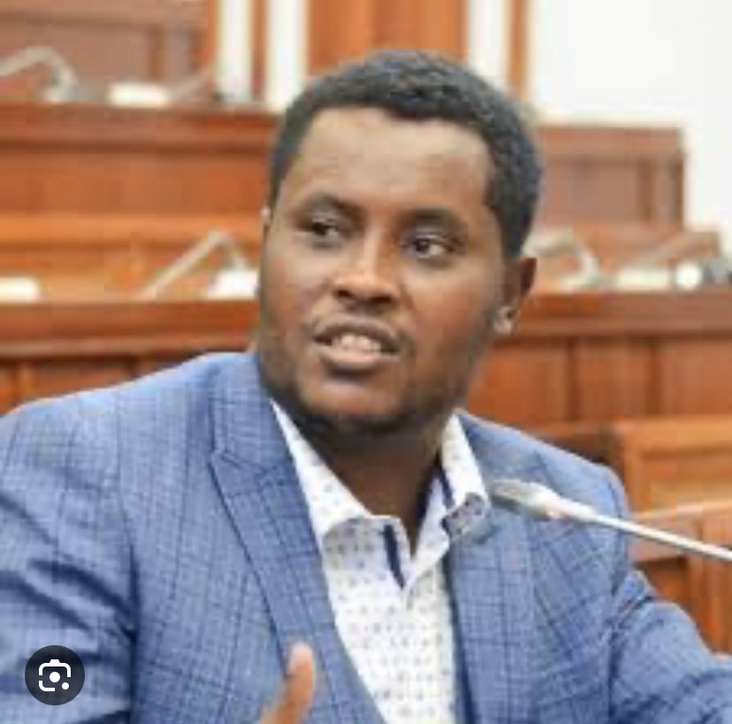 እኔ ግን የዶር  ደሳለኝ  ጫኔ እና  የክርስትያን ታደለ  ፓርላማ አባል ሆነው የሚቆዩበት ምንም ምክንያት የላቸውም ብዬ አስባለሁ .. ሳውዬውን ስልጣኖትን ልቀቁ አትልቀቁ  ከሚለው  fictions movie ከሚመስለው ንትርክ ወጥተው  ከወንድሞቻቸው  ጎን መቆም እና