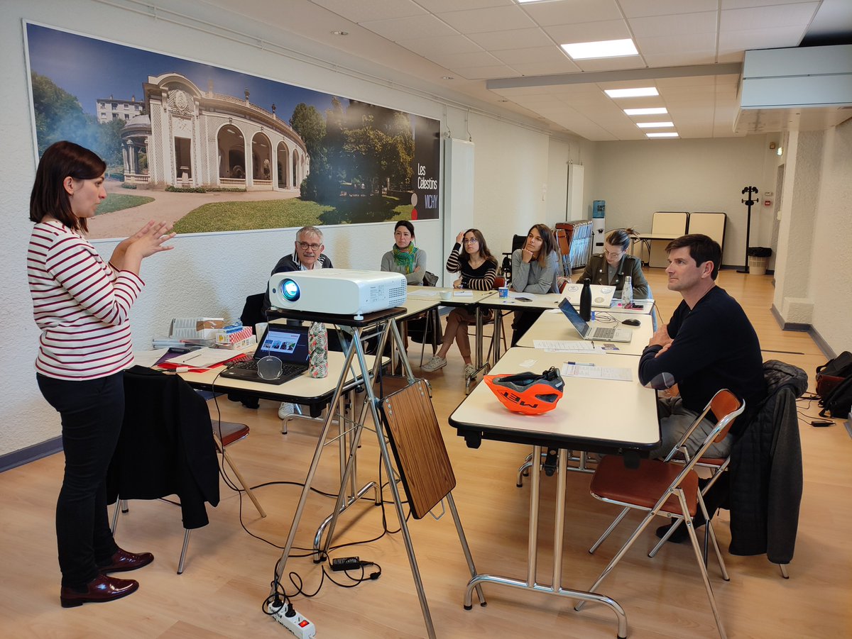 🎓Retour sur l'action de #formation : "accueillir et conseiller des touristes en situation de #handicap" à #vichydestination
<a href="/handi_tourguide/">Handi'TourGuide</a> a eu le plaisir de transmettre son expertise de terrain et les compétences-clés pour s'adapter à tous.
handitourguide.com
 #Tourisme