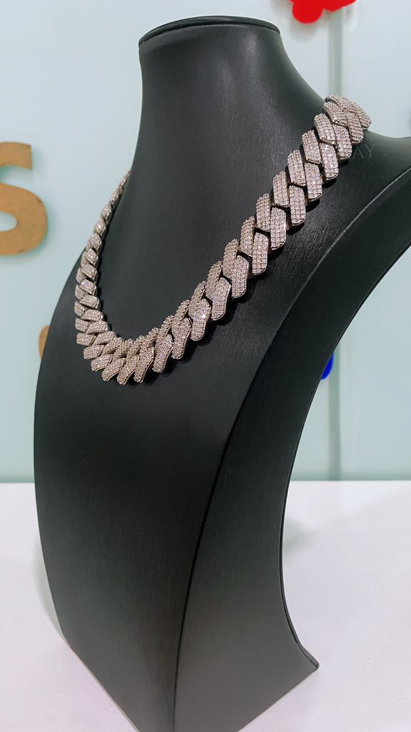 EvaCadermayShow's tweet image. ⛓️⛓️Hip Hop Jewelry 20mm 20in Iced Out Moissanite Diamond 925 Sterling Silver 3row Cuban Link Chain 🆒🆒
💌WhatsApp +86 19994637495
#cubanchain #hiphopjewelry #silverjewelry #moissanitechain #hiphop