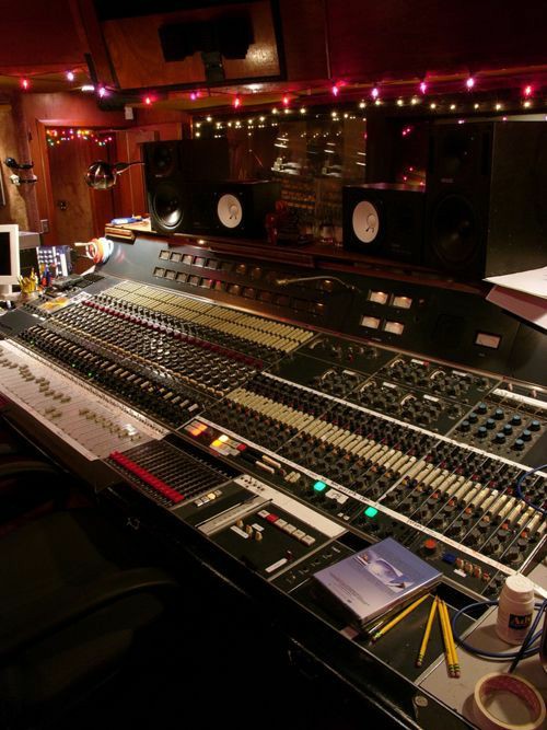 orangotone's tweet photo. #studio #homestudiorecording #homestudiosetup #homestudio #audioengineer #recording #recordingstudio #recordingstudiodesign #recordingsession #recordingengineer #recordingstudiolife https://t.co/OHaDsy0fBJ