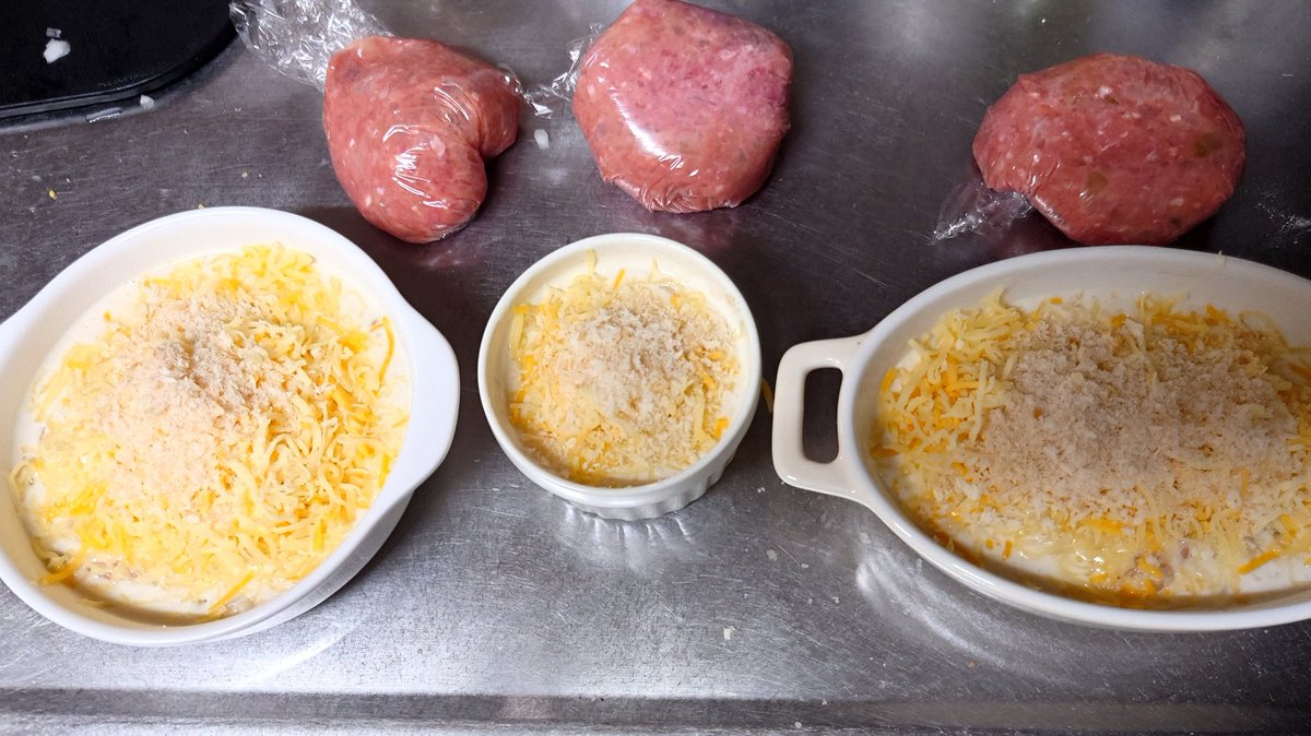 夕ご飯の仕込み終わりました！！！家族3人分じゃないぞ！！！オレの3日分だ！！！ https://t.co/WS7sfyVH1S