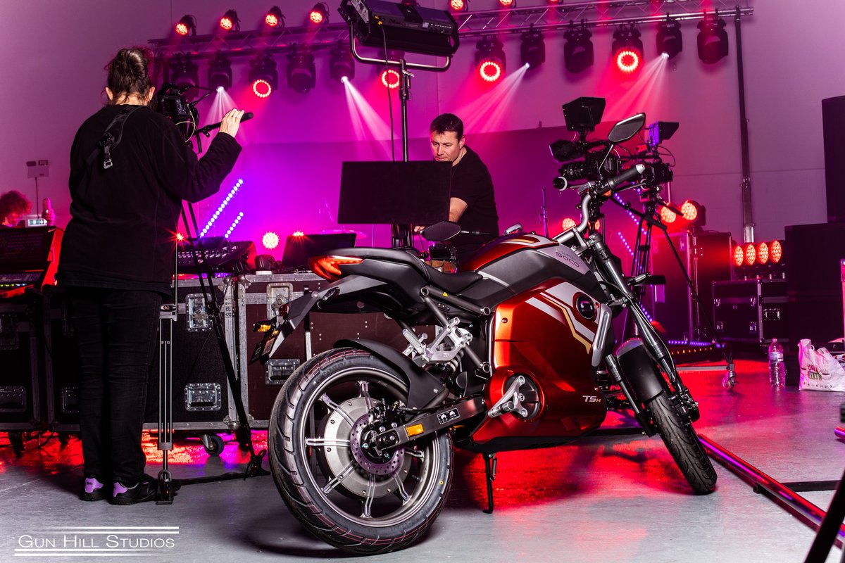 Off to work on Super Soco where the only thing you wanna hear is the band ;-)
Video up soon . . .
#supersoco #behindthescenes #gunhillstudios