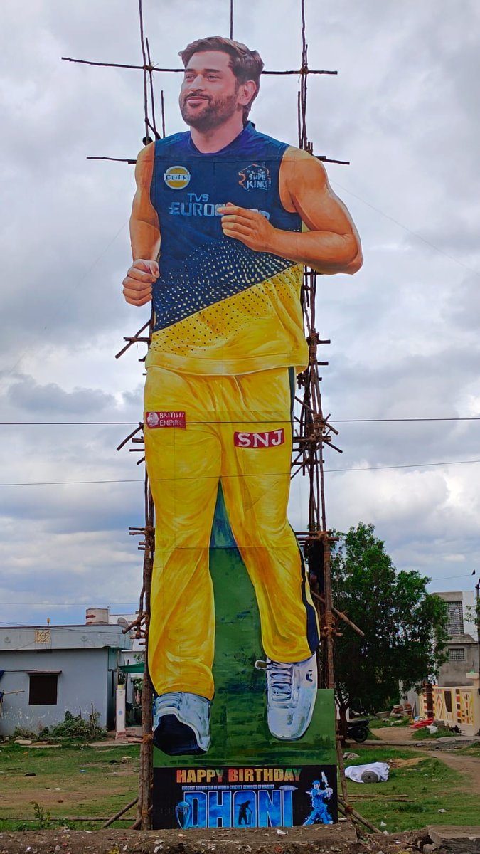 MHMsdianClub's tweet photo. 77 ft - Biggest Cutout 😎💥

#MSDhoni #WhistlePodu #Yellove #CSK  #MaharashtraMSDian #MaharashtraDhoniFans https://t.co/XAchKjmTBz