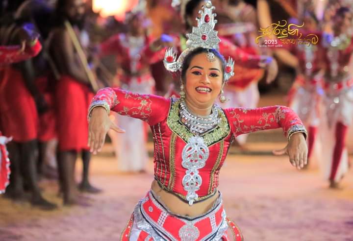 SriDalada2's tweet photo. The Thirteenth enth Magul Perahara of the year 2023 at the historical Ruhunu Maha Kataragama Dewalaya, which is held continuously until the sun and moon lasts, will be held on the streets on July 01, 2023. as if
#RMKD #EsalaMangallaya2023 #Kataragama https://t.co/h8t701ZHQm