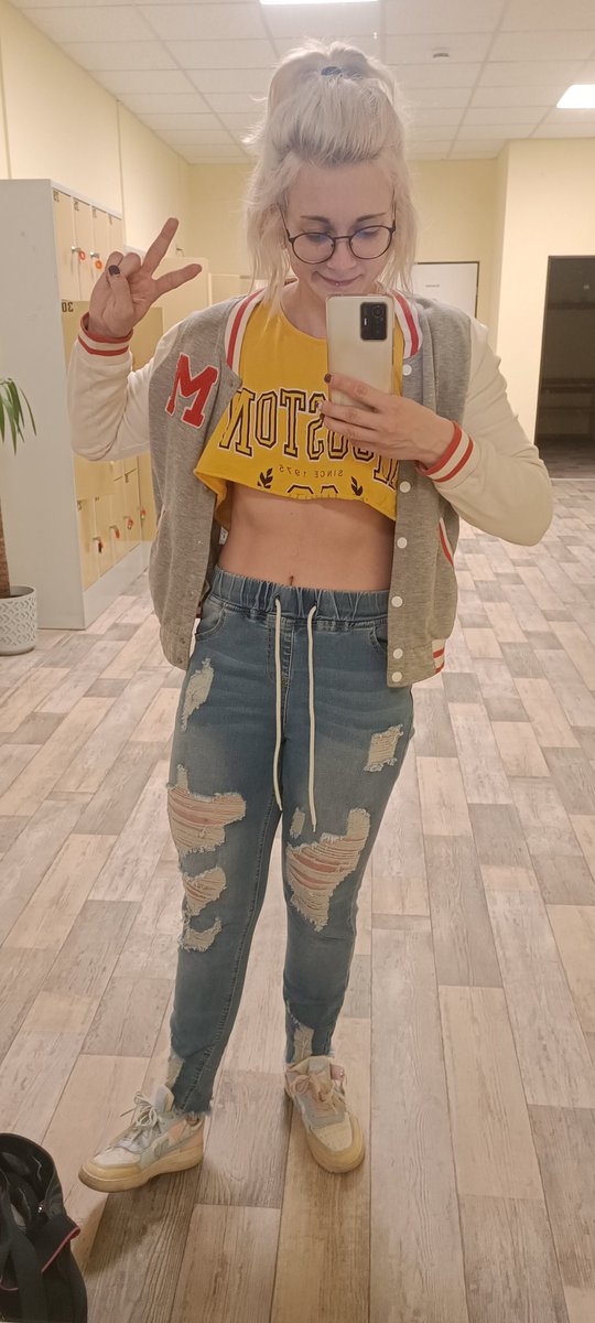 AkikoYuOfficial's tweet image. Outfit of the day 🥳

#outfits #outfitinspiration #outfitpost #outfitoftheday #today #todaysoutfit #croptop