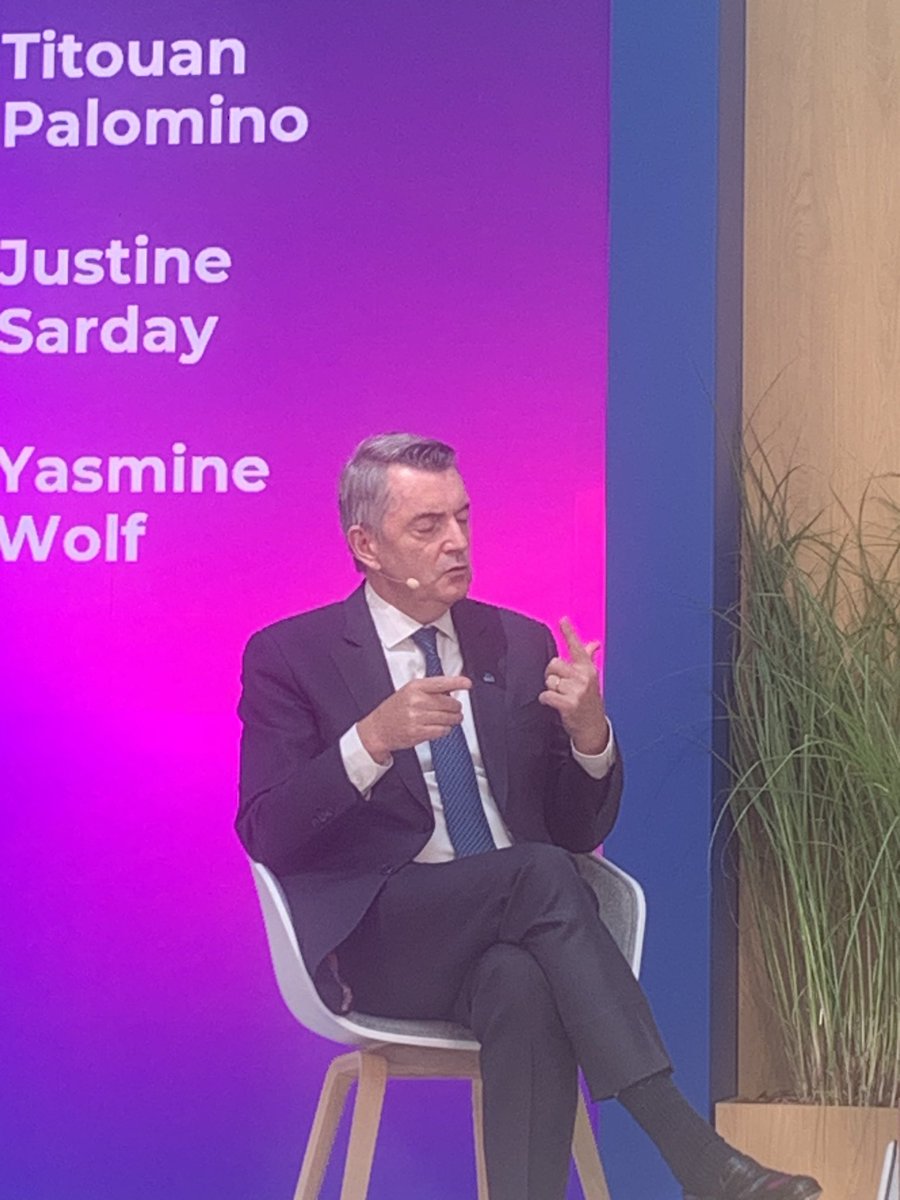 LFalret's tweet photo. @JMJancovici @BertrandBadre @GroupeLaPoste @GroupeBouygues @Groupe_Casino @LaBanquePostale @EmmWargon @ChloeClair_namR @MouvementSOLIHA @MarionRouso @heim_philippe @heim_philippe : « Aujourd’hui, on a un déficit de projets des collectivités en matière de transition écologique. » https://t.co/j9KaqAvkCD