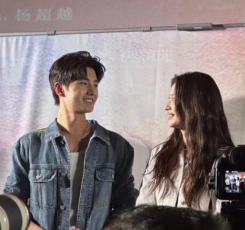 Allcbizmelons's tweet photo. #YangYang, #WangChuran for drama “Fireworks Of My Heart” Press Conference

#Cpop https://t.co/05eMZoW40P