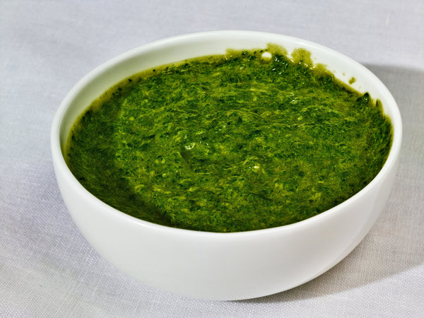 JeteBurkanciema's tweet image. DIĻĻU KĀTI. Gaļas mašīnā samalu sulīgos diļļu kātus. Iznāca zaļa, aromātiska masa. KĀ SAGLABĀT? Pesto negribas, varbūt ar sāli burciņā? #padoms
