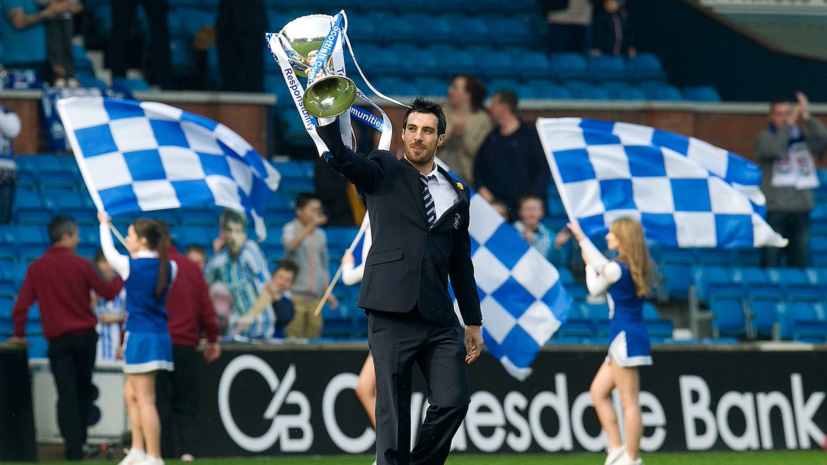 Il Capitano 🇮🇹   

Manuel Pascali has drawn the curtain on a 23-year long playing career after concluding his time at Sangiuliano City in Italy. 

 All the best for the next chapter, Skip 🫡
