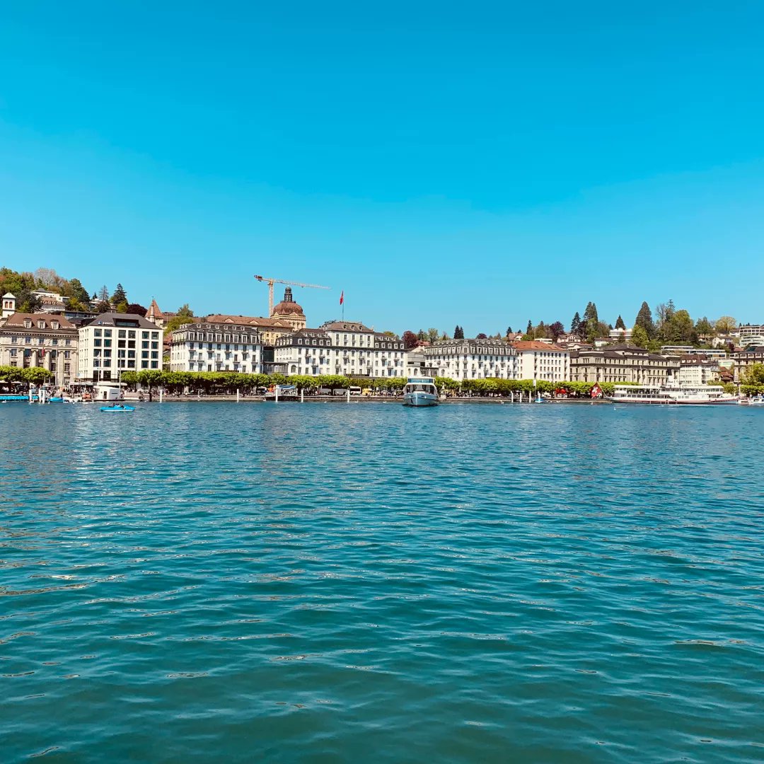 wander_ways_'s tweet photo. 🌟 Serene Beauty of Lake Lucerne 📸

✨ Immerse in Switzerland's enchanting Lake Lucerne. Capture the shimmering turquoise waters, majestic mountains, and hidden gems along the lakeshore. Let nature inspire your lens and share its serene beauty with the world. 🏞💙 https://t.co/AQoPqmsndK