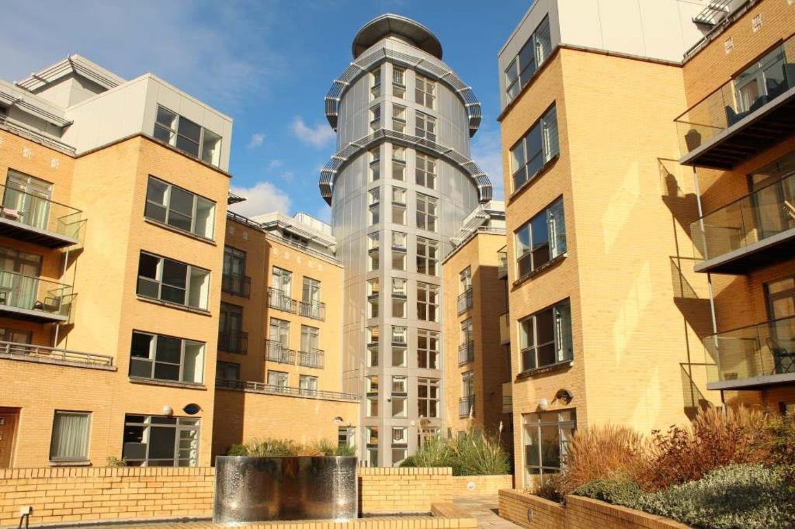BushLettings's tweet photo. Are you searching for a flat or a house? 🏡🏢

Our rental properties offer diverse options to meet your needs and preferences. Visit our website now to find your perfect home https://t.co/myivWTurZY 💻

#Bush #BushLettings https://t.co/GNg5Y2nFGO