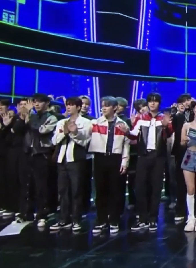 onlychanhee's tweet image. 틴탑🥹 이와중이 찬희오빠가 너무 쪼끄매서 귀여워ㅜㅜㅠㅜ
#TEENTOP #틴탑 #휙 #HWEEK #4SHO