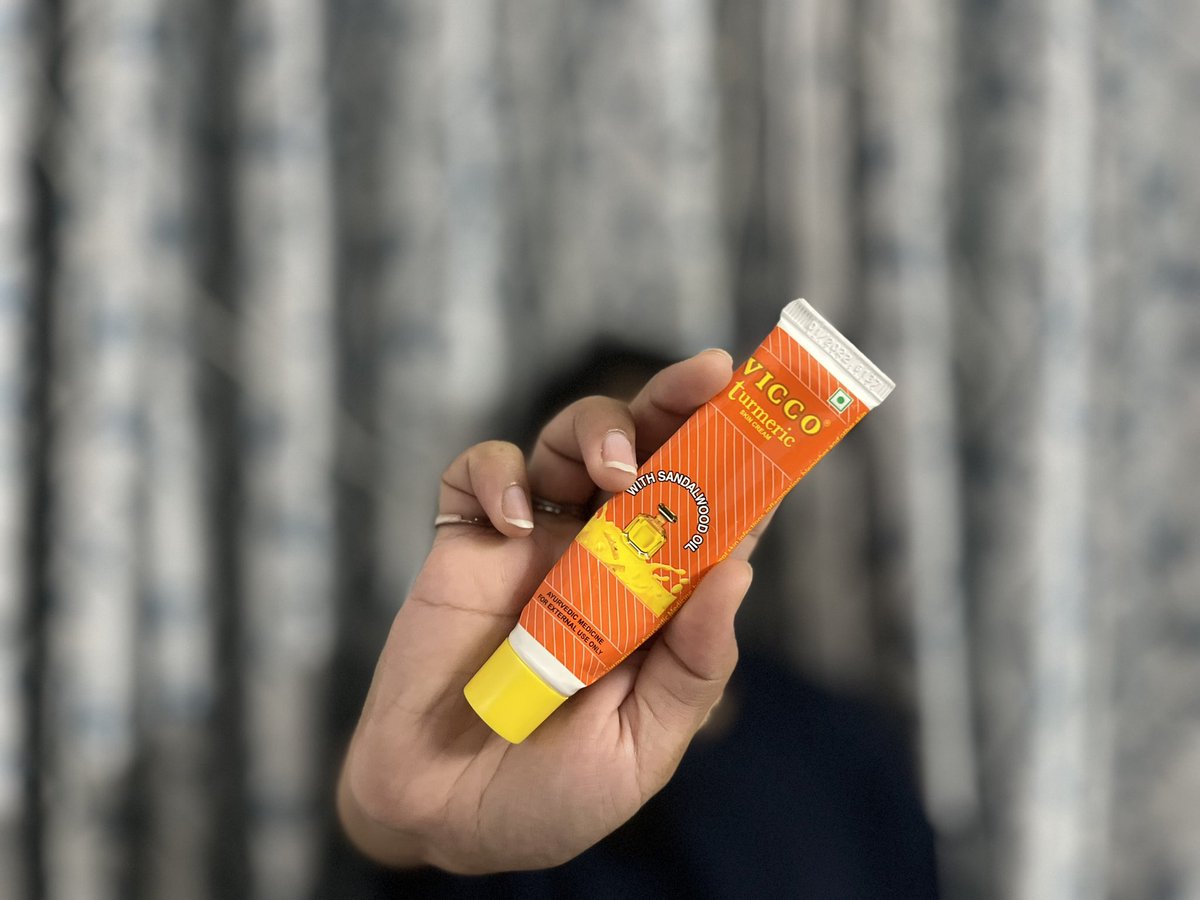 MitushiGupta2's tweet photo. "🌟✨ Kudos to @ViccoLaborator1 for  their timeless advertisement! ✨🌟

Across generations, Vicco Turmeric's enthralling ad has stood the test of time, capturing hearts with its golden message of health and wellness. 💛🙌

#TimelessAd #GoldenGoodness #HealthAndWellness #fmcg https://t.co/mCujCTX48Y