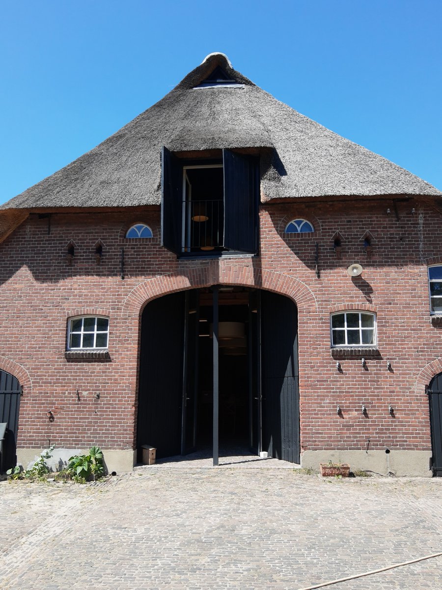 veluwe_vallei's tweet photo. Maak kennis met de schoonheid en de historie van #Landgoed #Kernhem in #Ede. De #SRVV-gidsen van SRVV vertellen u op zaterdag 15 juli alles over het huis en zijn vroegere bewoners, de functie van het landgoed door de eeuwen heen en de verschillende bebouwing. https://t.co/wzfWPXELM0