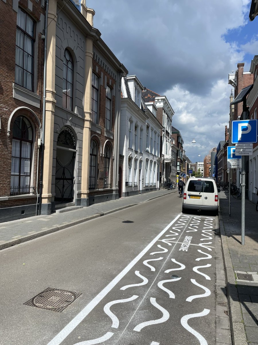 Luthersekerk's tweet photo. #workinprogress #ladenlossen #haddingestraat
#codingthecurbs #smartzone
@gem_groningen 🙏👍 #luthersekerk #barrelwijnbar @BarrelWijn https://t.co/kwU8WFbt58