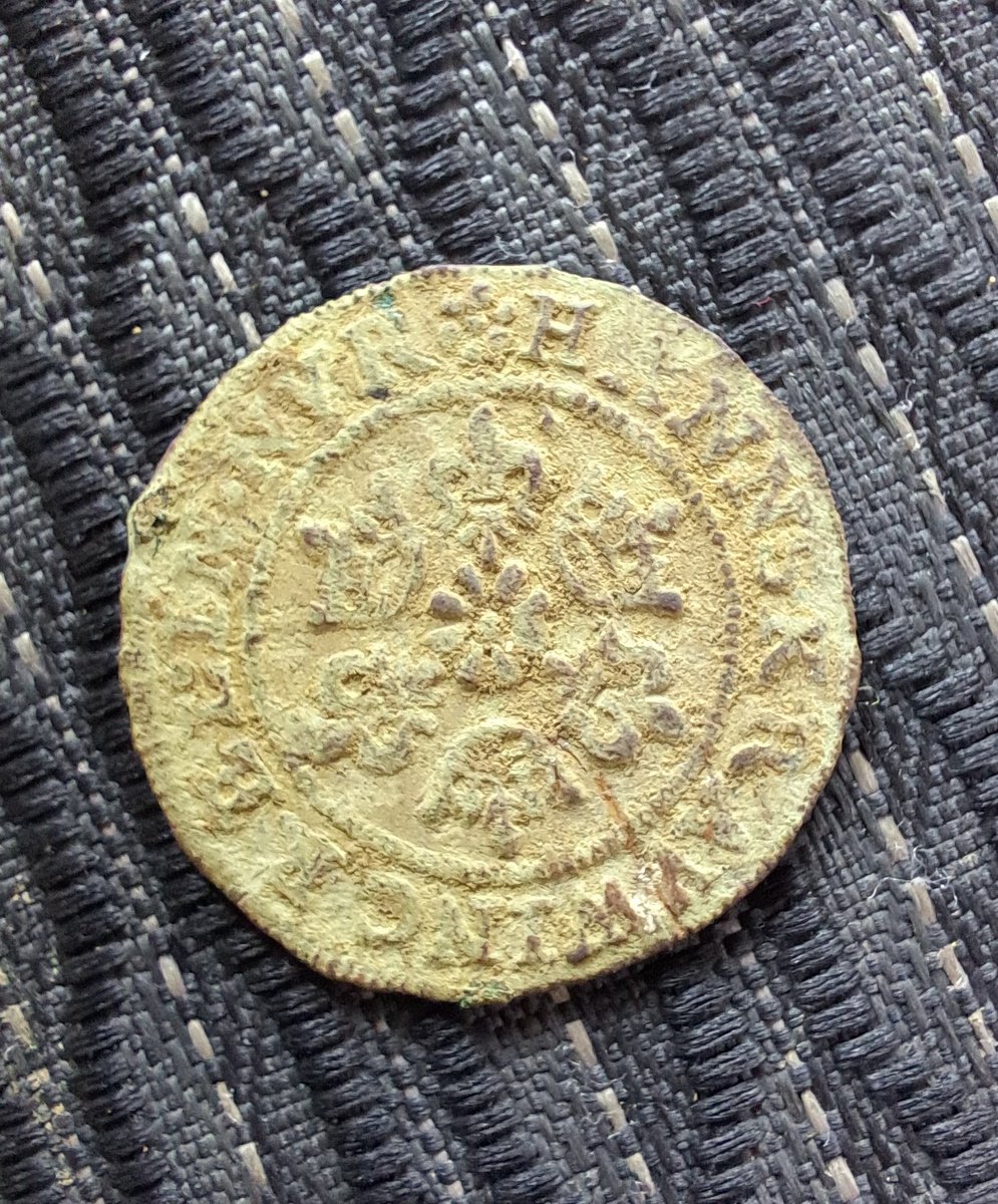 CotswoldArch's tweet photo. #ThrowbackThursday to last week at #kelmscottdig. Lee, a volunteer metal detectorist, found this stunning Jetton on one of our spoil heaps! It was minted in Nuremberg between 1553-1573. The text reads "Rechenpfennig" which translates "God's blessing maketh rich" @SocAntiquaries https://t.co/w77MXUYuDH