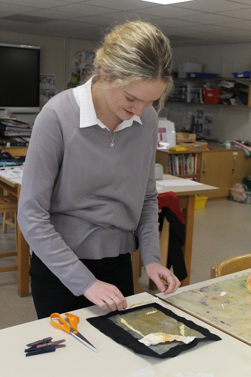 PipersArts's tweet image. It was great to see the new Textiles Year 12&apos;s for their induction session this week. They enjoyed getting stuck into creating textures with new techniques. #PipersSixthform