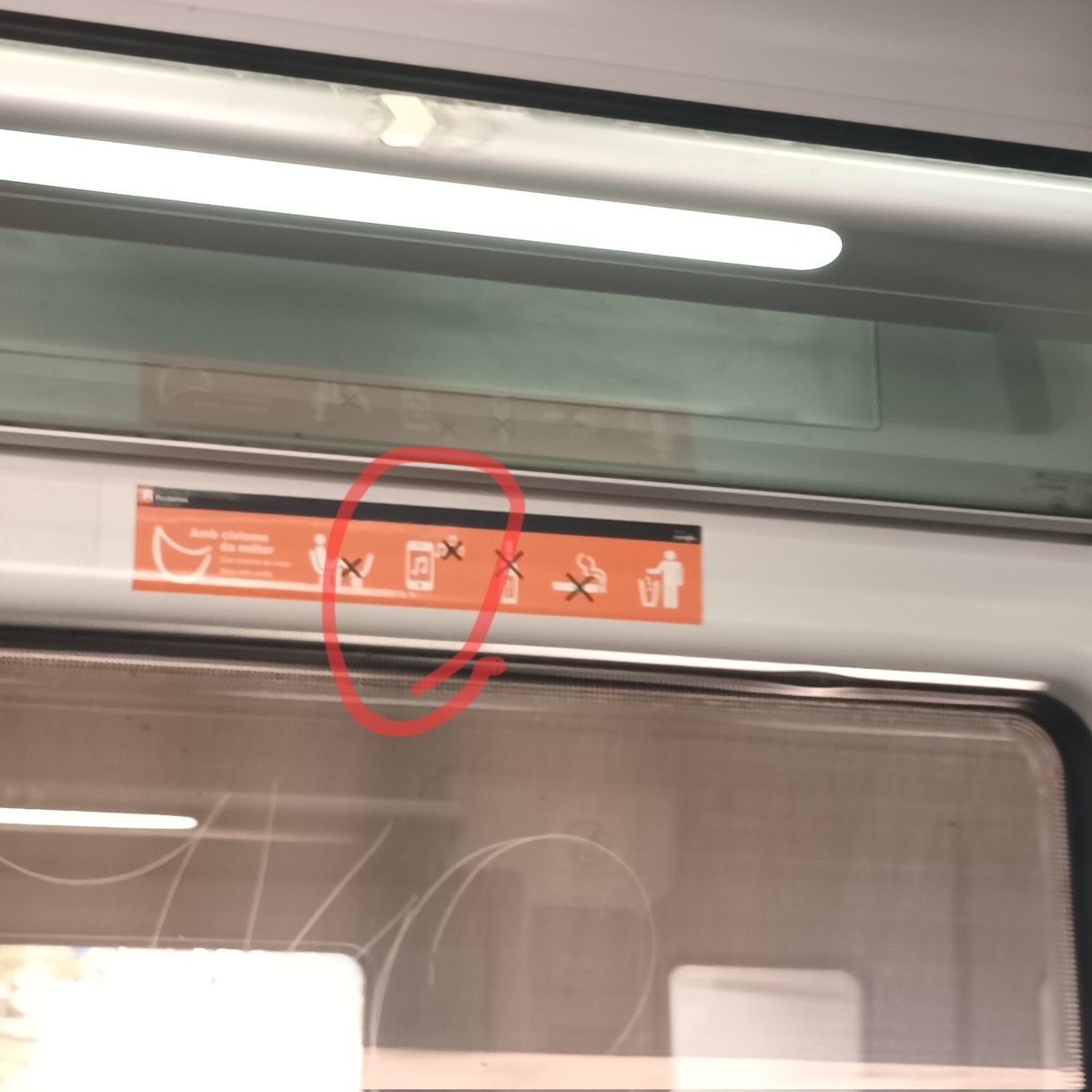 epb0907's tweet image. A veure si ho enteneu sense dir massa més... #oletu #espodenmultarentreells #pregunto @Renfe @rod1cat