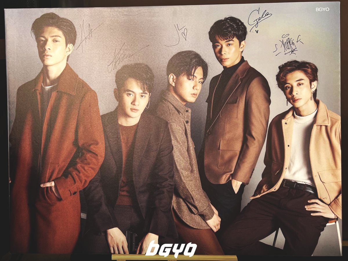 #BGYO | BGYO signed their blow up photo at today's Star Magic Catalogue launch event ✨

Pre-order your own Star Magic Catalogue box now at plusx.ph!

#StarMagic #StarMagic30CatalogueLaunch #StarMagic30