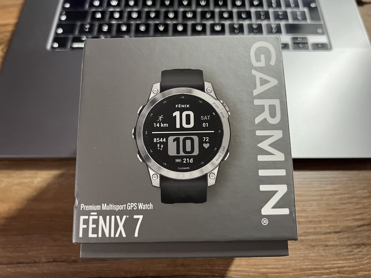 tomasznicieja's tweet image. Paczka dotarła! #GarminFenix7 - pierwsze wrażenia bardzo pozytywne, ale trzeba się nauczyć jego obsługi😅 (wydaje się dość skomplikowany). Wykonanie solidne, wizualnie może się podobać. Rozmiar chyba w sam raz. Ekran jest nawet spoko, da się przyzwyczaić.
#Garmin #Fenix7