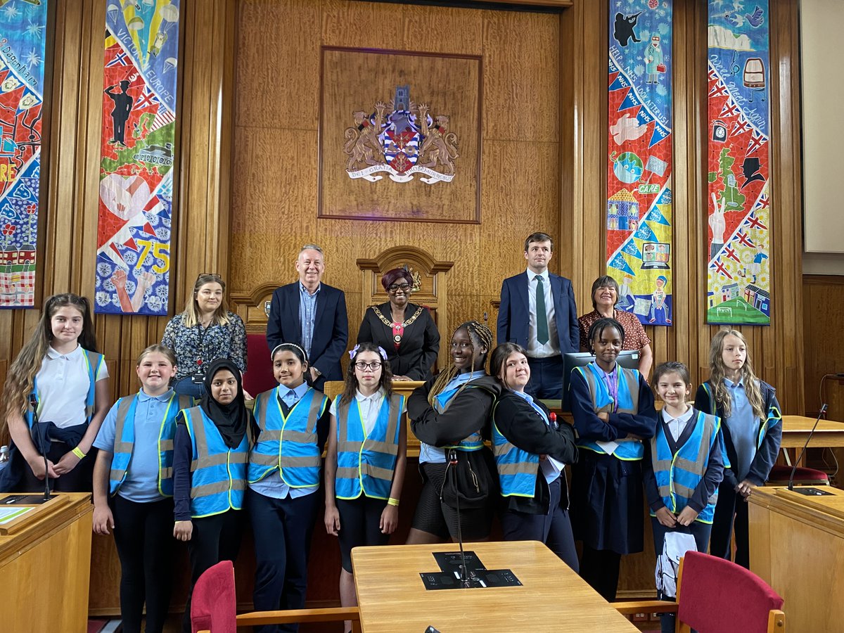 Inspire EBP (@inspireebp) on Twitter photo On our #worldofwork week programme, Yr6 #children from @Southwoodpri did a debate workshop on a trip to <a href="/lbbdcouncil/">Barking and Dagenham Council</a> Town Hall, organised by @JerramFalkus, supported by their directors, the Mayor and other councillors on the day. #ThankYou to them and Social Value Manager Alison On our #worldofwork week programme, Yr6 #children from @Southwoodpri did a debate workshop on a trip to <a href="/lbbdcouncil/">Barking and Dagenham Council</a> Town Hall, organised by @JerramFalkus, supported by their directors, the Mayor and other councillors on the day. #ThankYou to them and Social Value Manager Alison