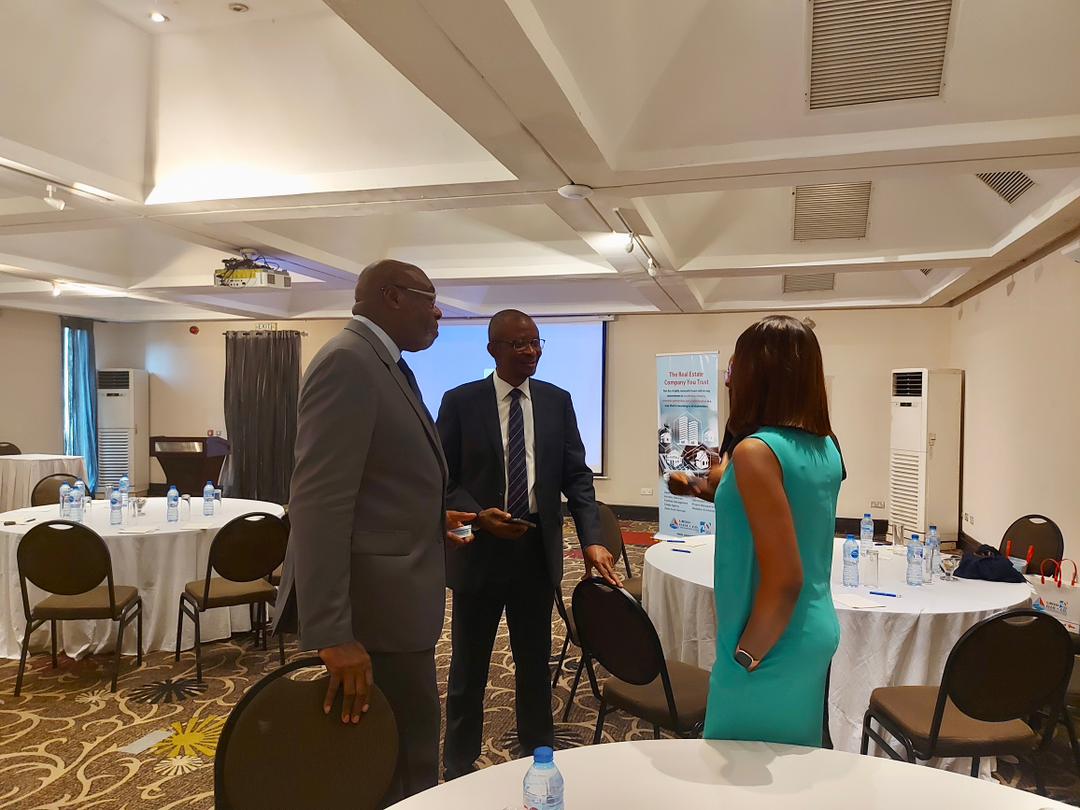 ubosieleh_co's tweet photo. Together, we're ensuring your assets are valued and reported accurately, paving the way for prosperous ventures. 🌟💼 #TheRealEstateCompanyYouTrust #AssetsValuation #Networking #HappyClients #RiskMitigation" https://t.co/MY7aU4YXKM