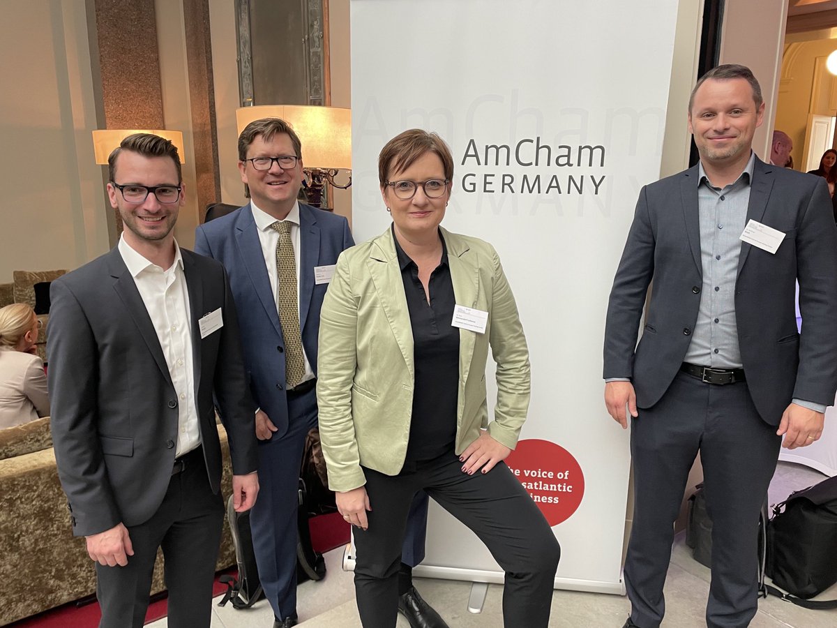 westendorsed's tweet photo. Team ⁦@ExxonMobil_GER⁩ is ready for the ⁦@AmChamGermany⁩ Business Conference in Berlin 🙌🏻 https://t.co/xyXxTdA6Ci