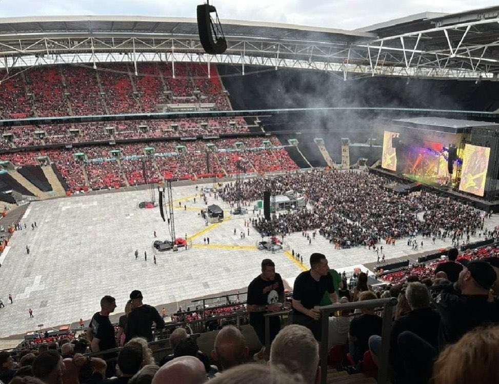 Those Mötley Crüe viral pictures highlight severe flaws in live music - it's an over-saturated marketplace struggling to cope...

Laugh if you must, but your favourite band could be next.

clashmusic.com/features/those…