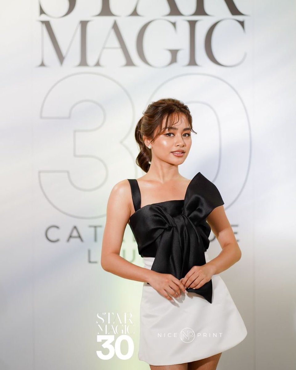 hourlyvivoree's tweet photo. #Vivoree | @vivoree https://t.co/ah2DnzgvCd