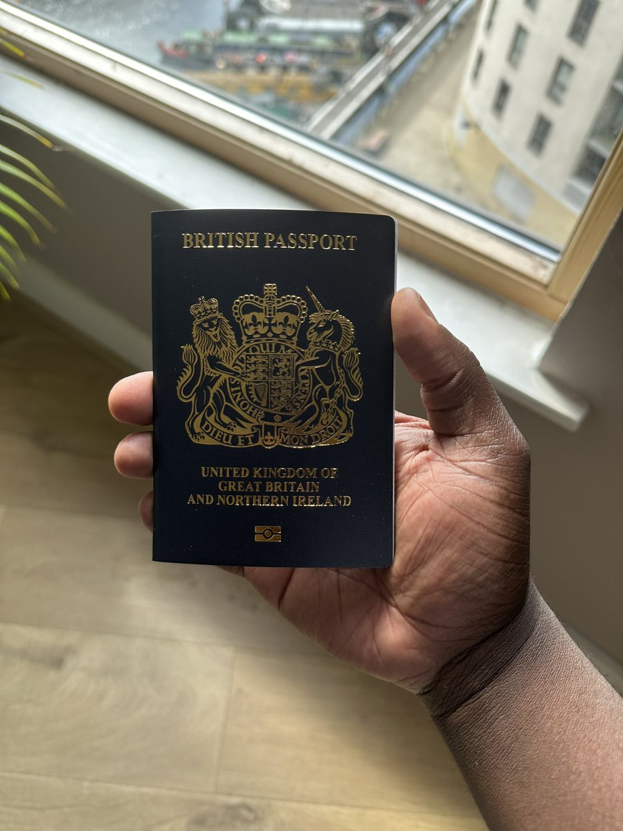 4 working days between realising my passport was lost, and having a replacement in hand. Just the regular digital service, no fast track. Well done <a href="/HM_Passport/">His Majesty’s Passport Office</a>! World class service! 
👏🏾👏🏾👏🏾