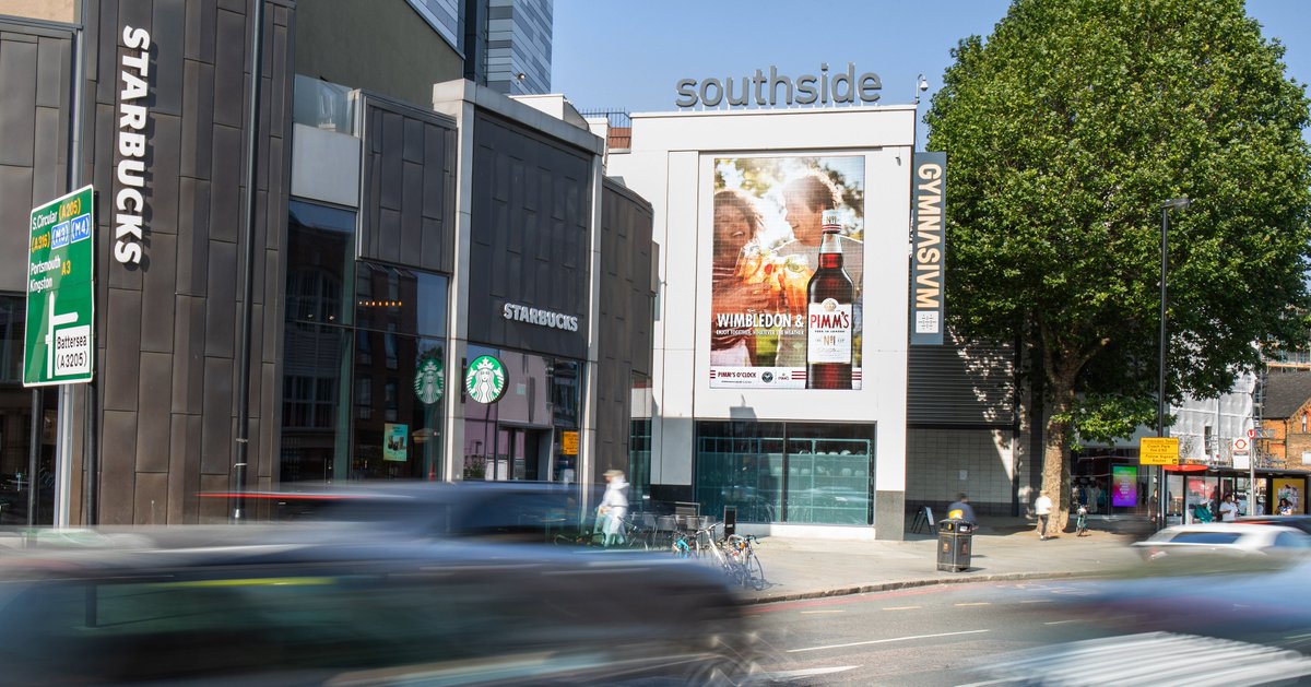 openmediauk's tweet photo. #SUMMERISOPEN 🌅

The perfect doubles partners - Pimm’s &amp; Wimbledon! 🍹

As the most famous tennis tournament in the world commenced this week, which signals the true start of British summertime, Pimm’s served up their latest campaign as seen here on our Wandsworth site. 🎾 https://t.co/vRM2nxlmck