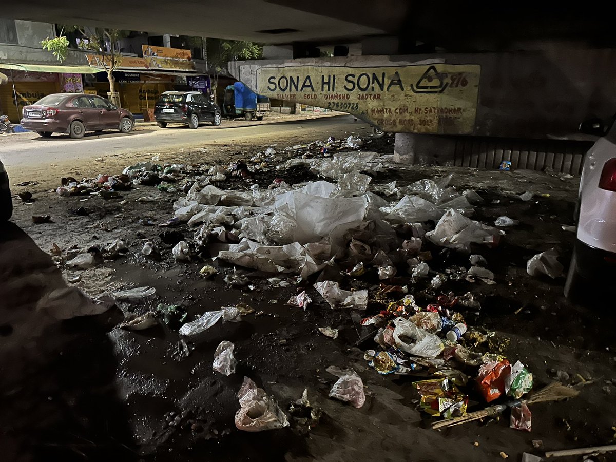 urvishb11's tweet photo. @AmdavadAMC @PMOIndia @CMOGuj @kiritjparmarbjp @HiteshBarotBJP we all society members of this area are suffering dieses due to garbage shown in this photo.we hopeful from our ghatlodia ahmedabad corporation that take positive action on priority base.we all society will very thankful for you,If do the needful.Akanksha Apartment sola overbridg https://t.co/i4CeLwSBrz