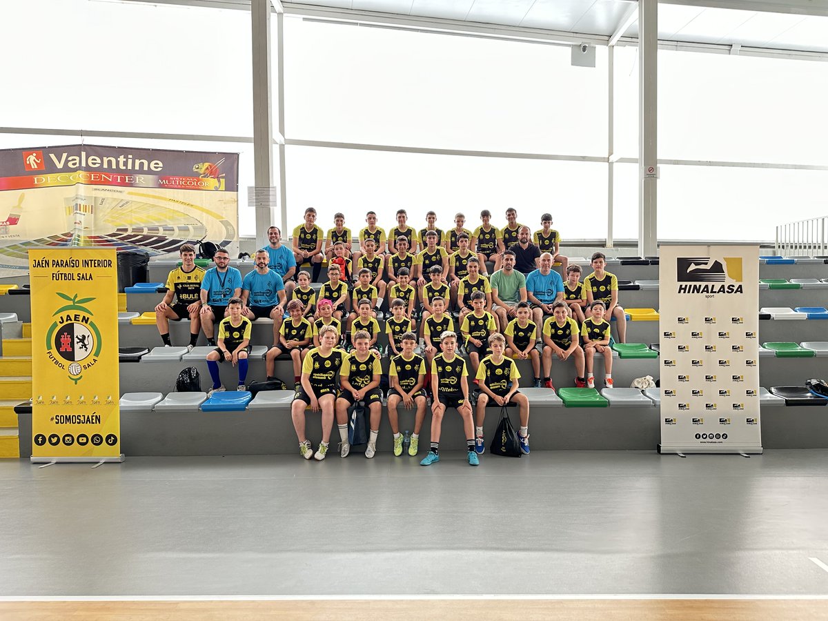 José Alberto Rodríguez <a href="/jarc85/">Jose Alberto</a> , alcalde de Beas de Segura, clausuró el campus de verano de <a href="/JaenFSplus/">JaenFSplus</a> 

Agradecemos enormemente al Ayuntamiento de Beas de Segura y su concejalía de Deportes por la gran acogida y por la disposición de sus instalaciones

#somosjaén💛