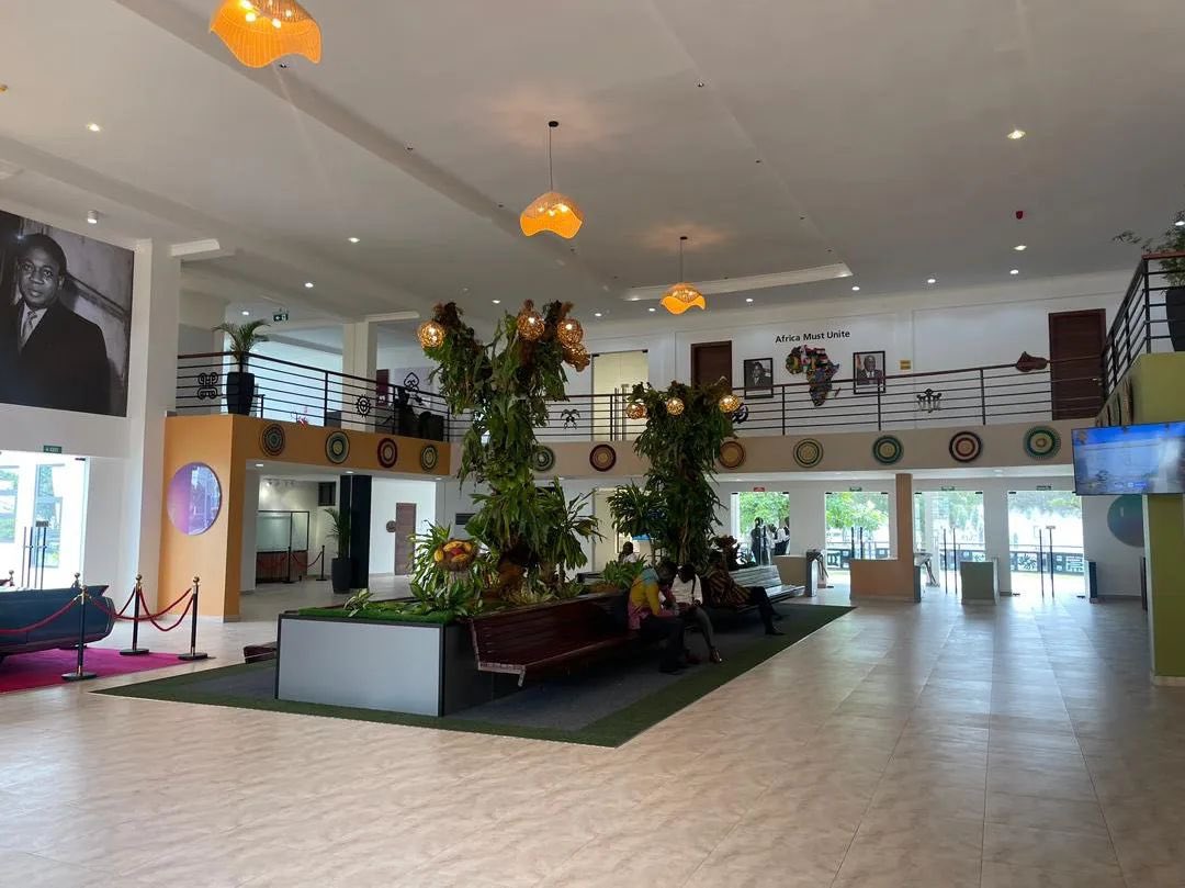 heny_app's tweet photo. Slide to a beautiful view of the newly renovated Kwame Nkrumah Memorial Park in Accra. This park features the state-of-arts facilities including library, a museum and things that exhibits the legacy of the first president of the Republic of Ghana. #kwamenkrumahmemorialpark #Ghana https://t.co/Wx6lwbmN4A