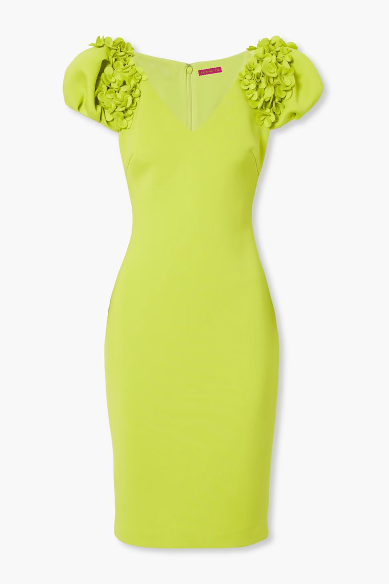 🍀Vestido Manuela, en color Lima confeccionado en crepé bielástico, manga casquillo abullonada con flores en 3 D, diseño entallado con escote en V y cierre invisible detrás, tallas 34 a 60, envío gratis, llámanos 913853702🍀 patbraam.com/vestidos-corto…