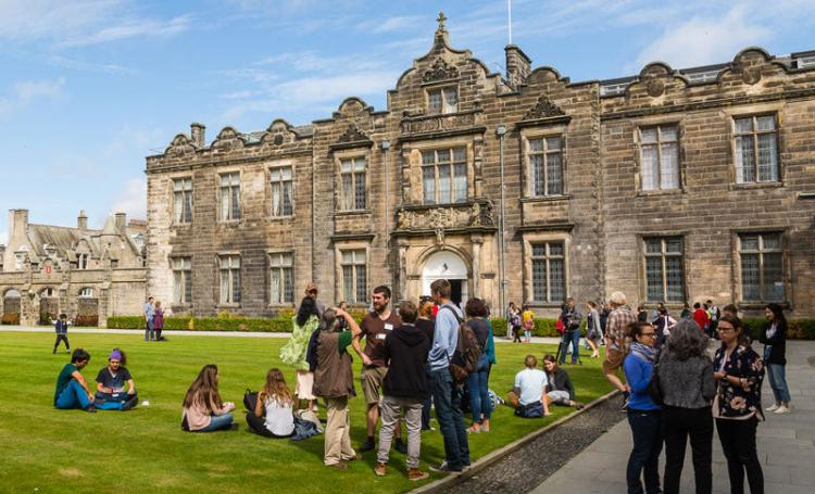 RyanHaecker's tweet image. Next Monday 17 July, I will give a report on the @HyperdigitalDes Workshop, 'Hyperdigital Designs: Cybernetic Grammar at its Highest Point' for the @DivIntelligence Summit in St Andrews Scotland.
From the #Postdigital to the #Hyperdigital
