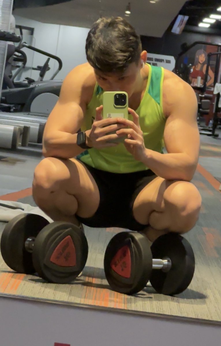 evanchengg's tweet photo. lets gym https://t.co/WhgtC6QFtf