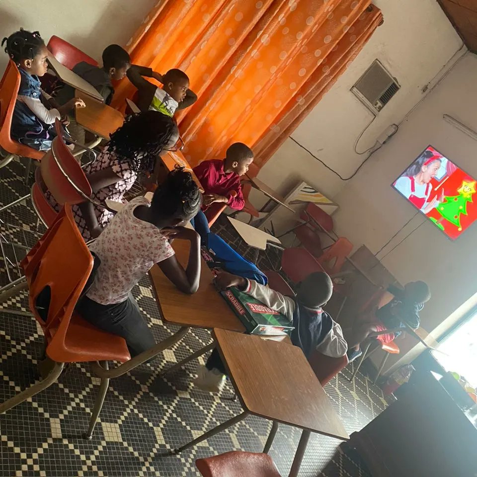 AlcYaounde's tweet photo. 🎊🎊English vacation classes have begun!!! 🎊🎊
Registrations are still open...⏱️

For more information :
📳 2 22 21 78 05
📍Bastos, between Laboratoire Meka and Résidence du Nigéria https://t.co/xs5AupV9Ve