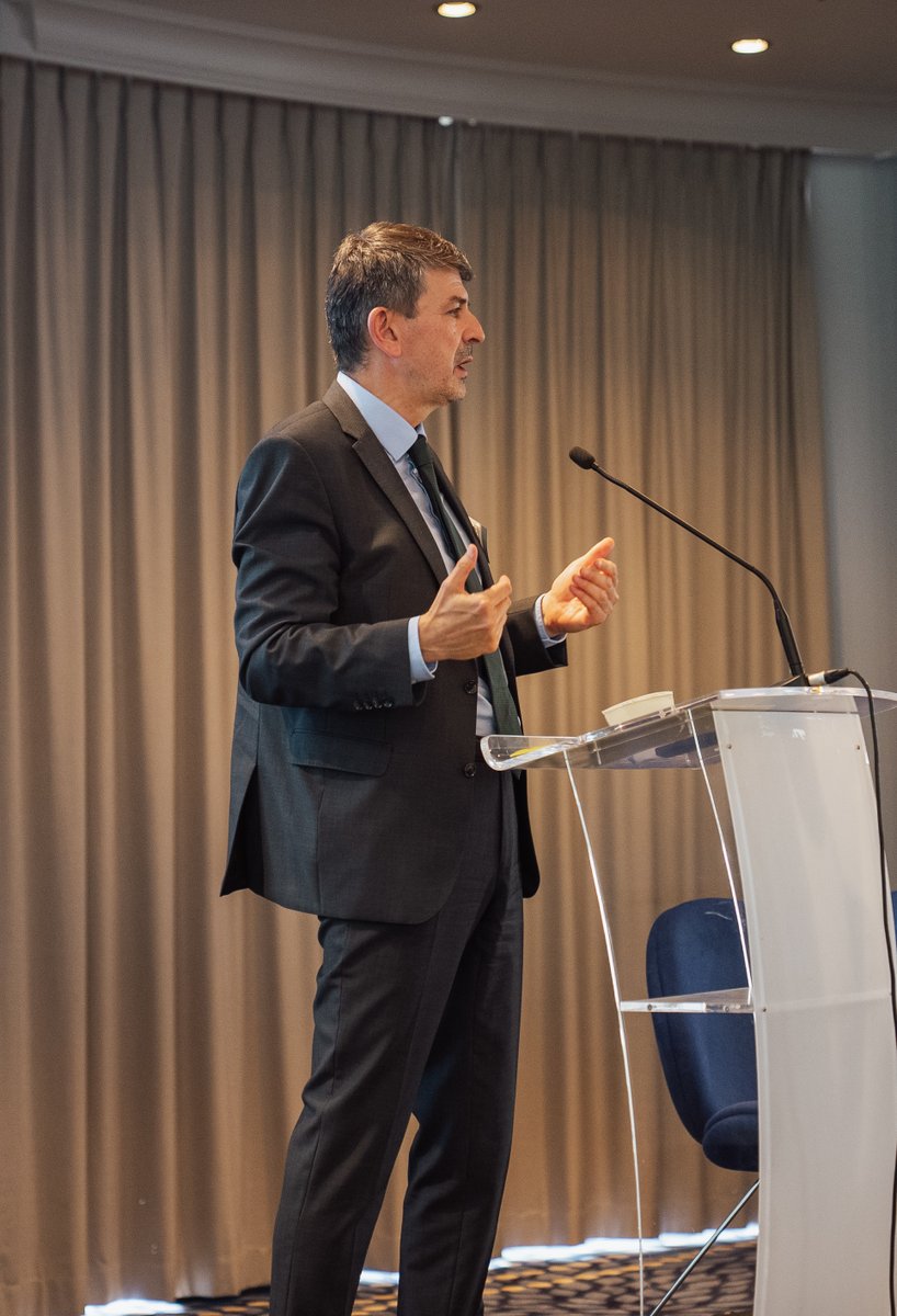 theglassloop's tweet photo. For the first time since the launch of #ClosetheGlassLoop in June 2020, experts in the glass collection and recycling value chain met in person in Brussels at our #PavingTheWayTo90 Annual Event to drive the goal of achieving a 90% glass collection rate for recycling by 2030. ♻ https://t.co/wBSf4BWGHC