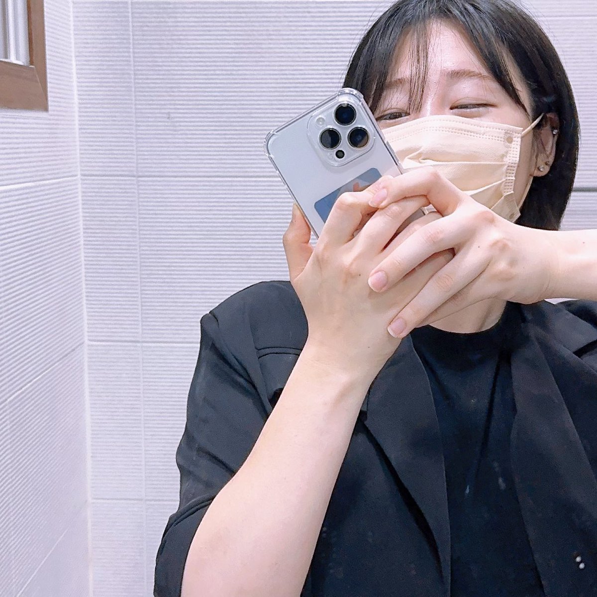 팔만 타서 누리끼리

더워죽음...