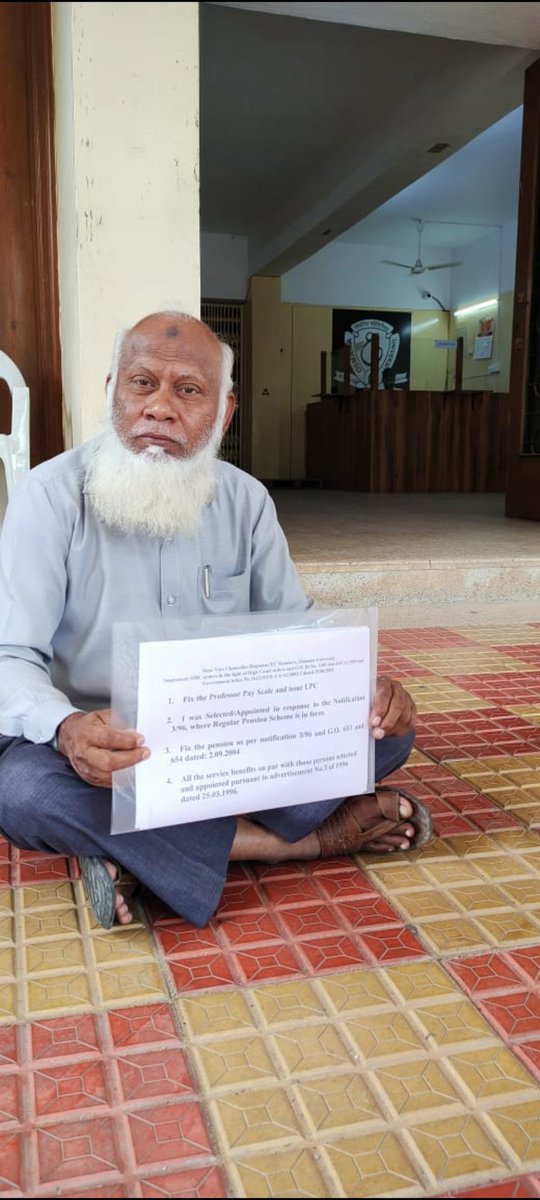 SyedMirMujahed3's tweet photo. Woh azadi azadi kya,
Mazdoor ka jismai raaj na ho

How long will the Professor of world renowned Osmainia University  suffer the harrassment? @osmania1917 @BRSHarish @KTRBRS @KTRoffice @rashtrapatibhvn @VPIndia @amjedmbt @AkbarOwaisi_MIM @TelanganaCMO @TPadmaRao @YadavTalasani https://t.co/ksXxZyp1Ra