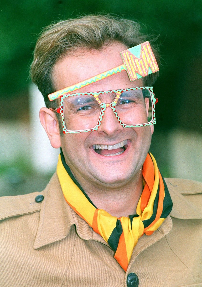 space_brand's tweet photo. @EamonMelia Novelty glasses are a telltale sign that one is not to be trusted. https://t.co/PHAzwn7pDh
