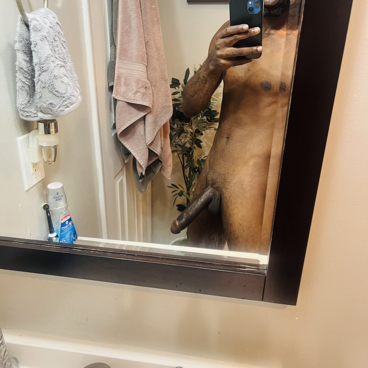 islandboyrey's tweet photo. Thick dick Thursday 🤩🤩 https://t.co/HbP9Pk8Bnb